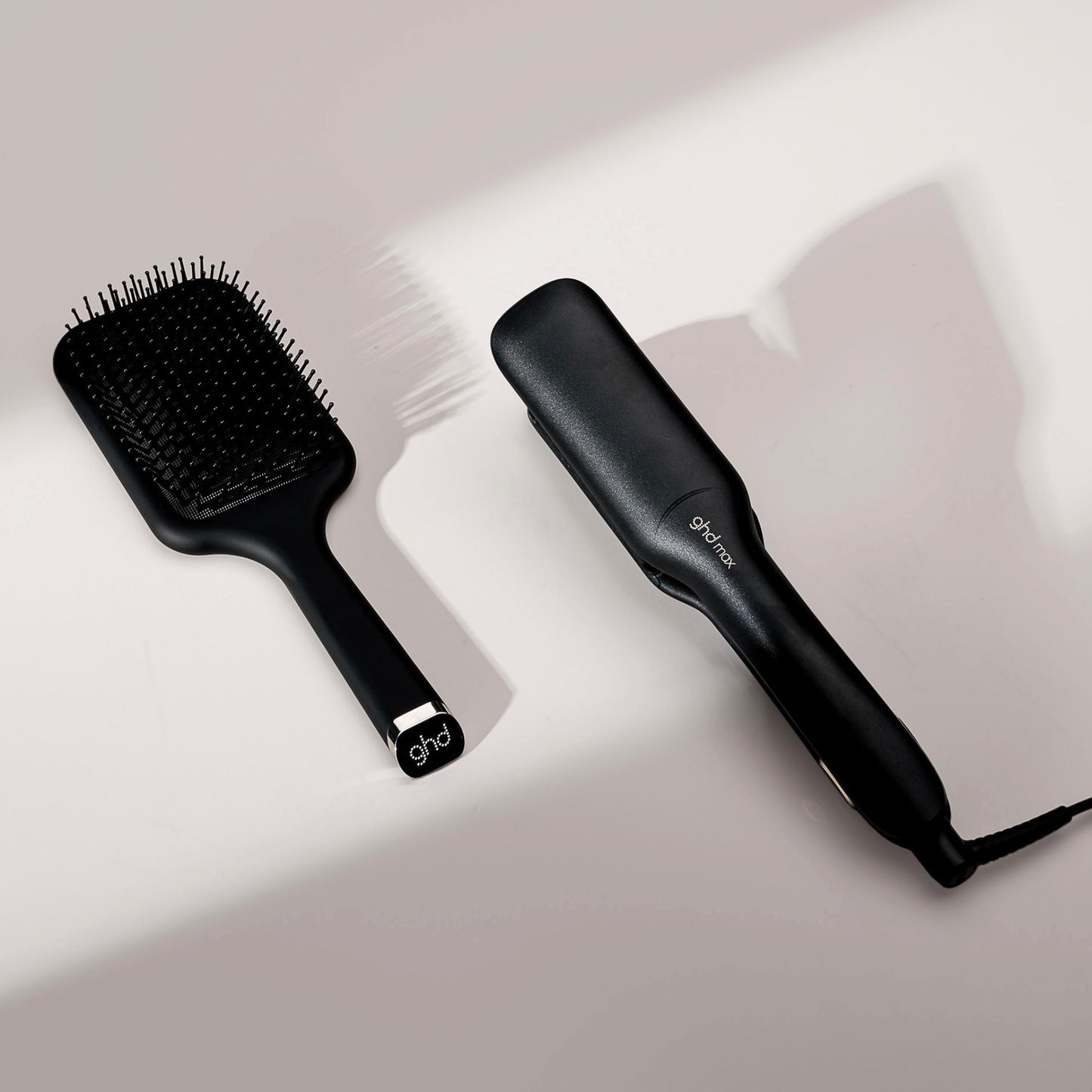 ghd Max Wide-Plate Hair Straightener 42mm Plate - Black