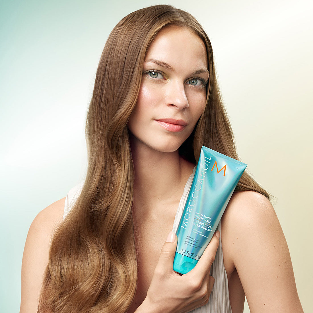 Mirror-Finish Magic: Meet Moroccanoil High Shine Gloss Mask