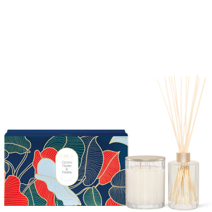 CIRCA Christmas Cotton Flower and Freesia Candle and Diffuser Gift Set