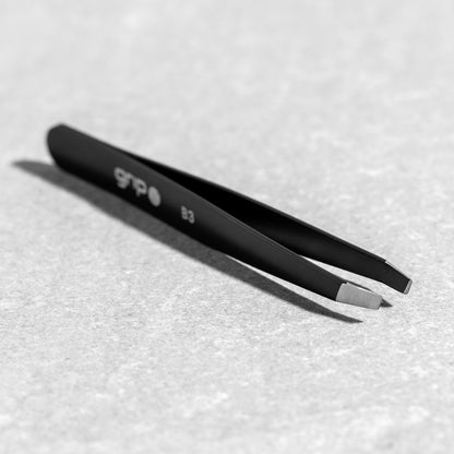 Caronlab Claw Slanted Tip Tweezer - Matte Black