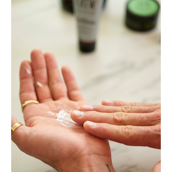 American Crew 2-In-1 Moisturiser & Beard Conditioner 100ml